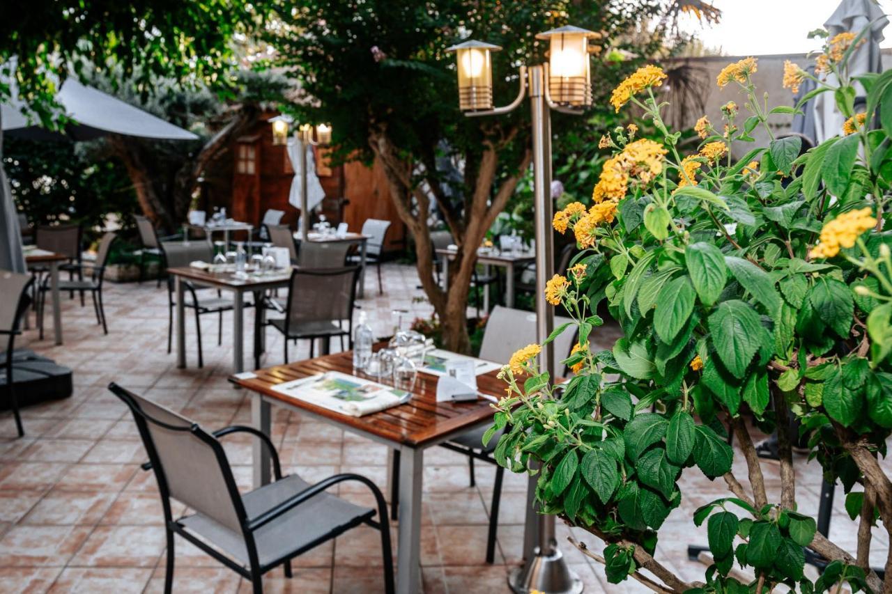 Hotel Le Tivoli Vic-en-Bigorre ภายนอก รูปภาพ