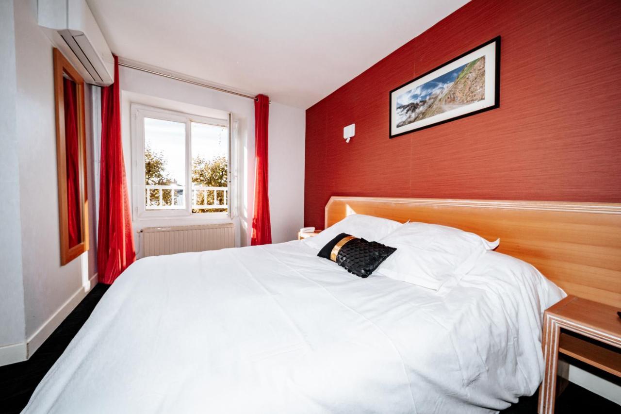 Hotel Le Tivoli Vic-en-Bigorre ภายนอก รูปภาพ