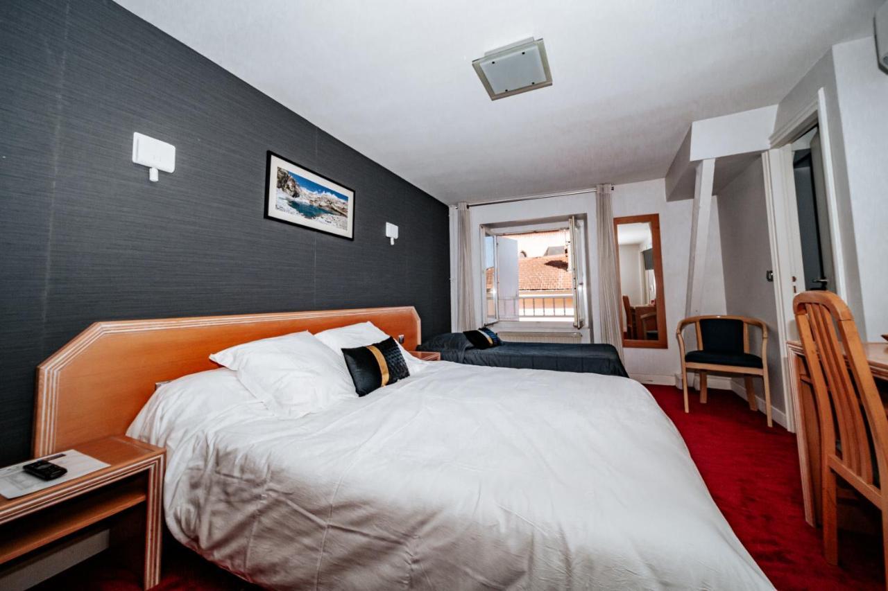 Hotel Le Tivoli Vic-en-Bigorre ภายนอก รูปภาพ