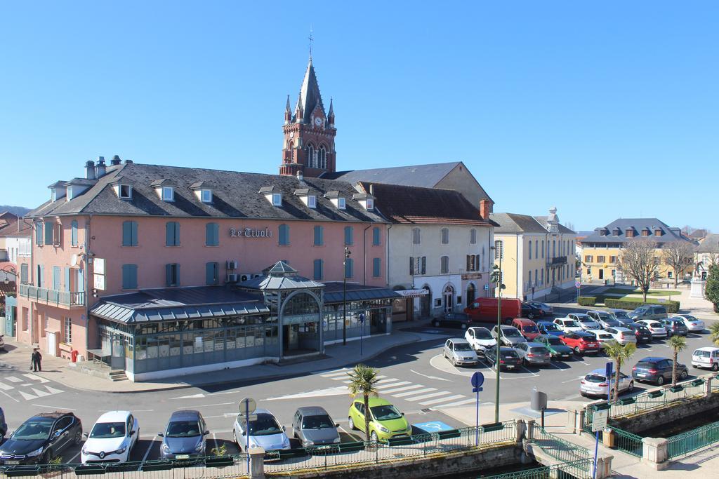 Hotel Le Tivoli Vic-en-Bigorre ภายนอก รูปภาพ