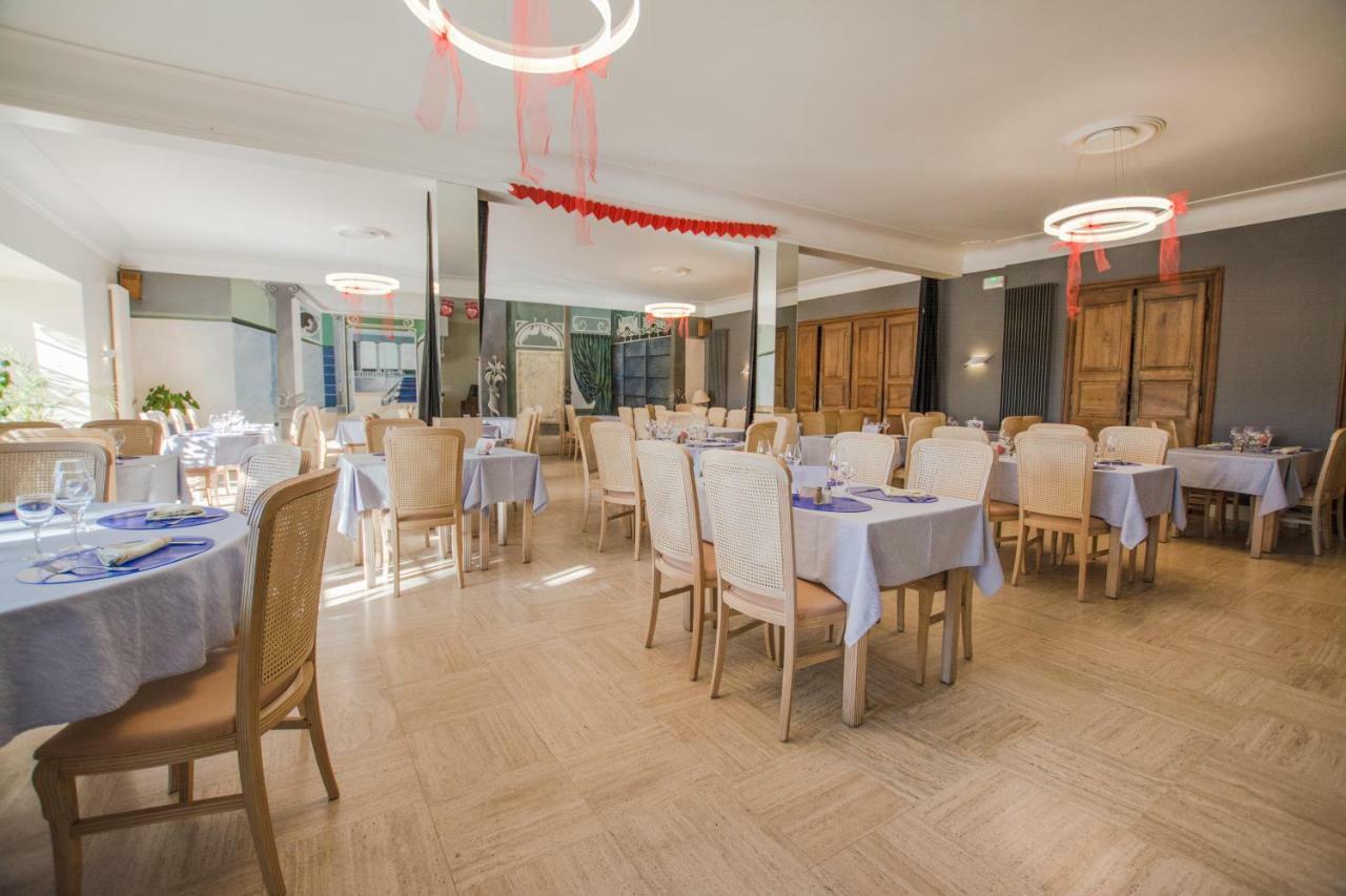 Hotel Le Tivoli Vic-en-Bigorre ภายนอก รูปภาพ